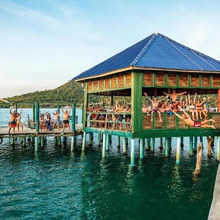 Хостел Mad Monkey Koh Rong Samloem Ко-Ронг-Самлоем Екстер'єр фото